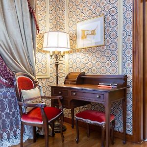 VIP Zimmer mit Kingsize-Bett